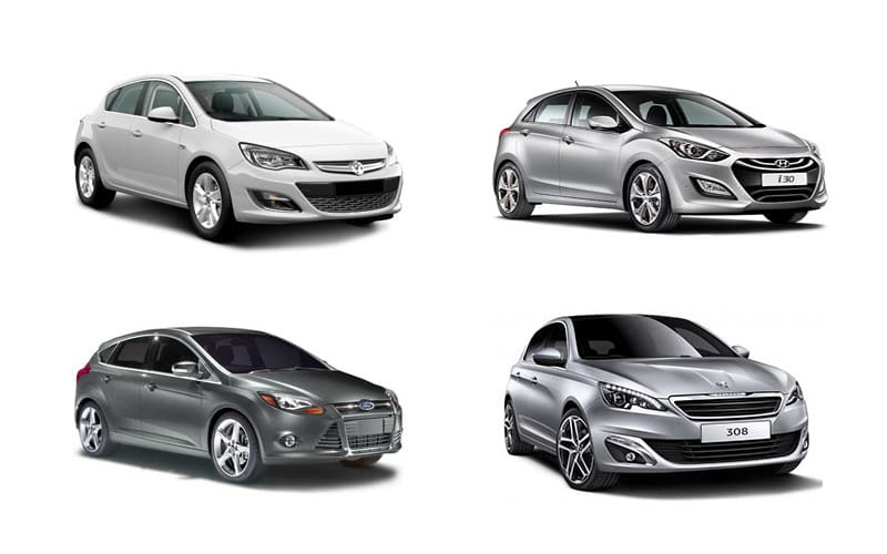 Четыре модели из группы автомобилей «компактный». Показаны следующие автомобили: Vauxhall Astra, Hyundai i30, Ford Focus и Peugeot 308.